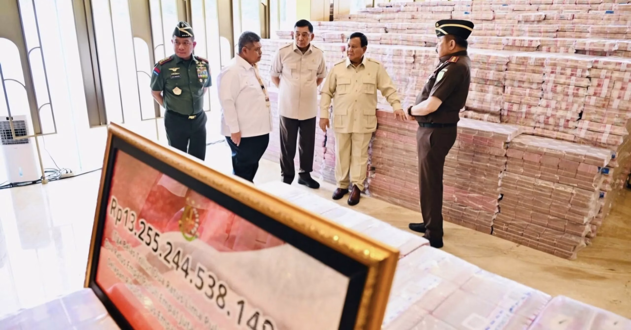 Arah Tegas Prabowo Berbuah Hasil: Triliunan Rupiah Uang Negara Dikembalikan