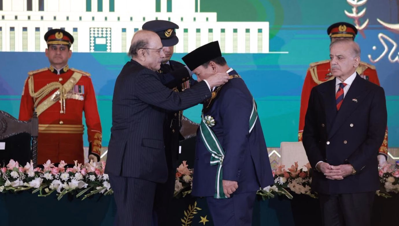 Presiden Zardari Didampingi PM Shehbaz Anugerahkan Bintang Tertinggi Pakistan, Nishan-e-Pakistan kepada Presiden Prabowo