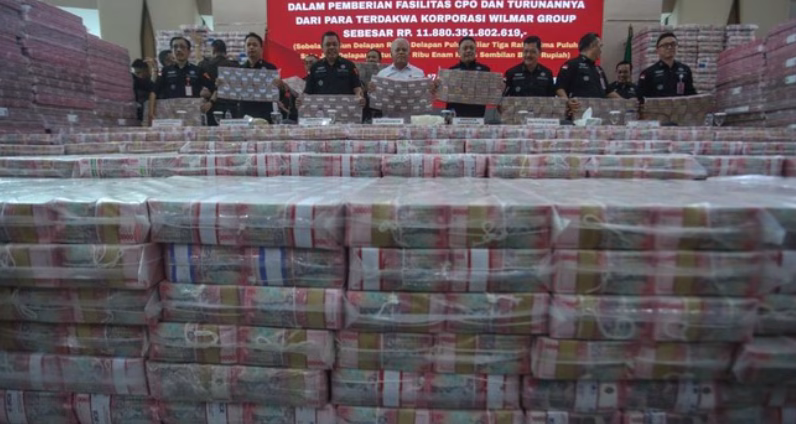 Gunungan uang tunai Rp 11,8 T disita Kejagung dari kasus korupsi migor.