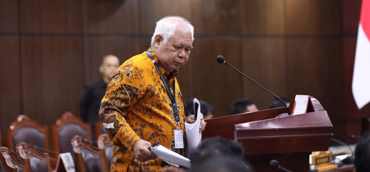 Laksda TNI (Purn.) Soleman B. Ponto.