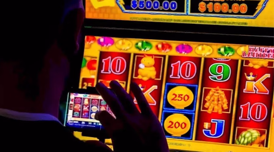 Judi Online dan UU ITE: Ancaman Pidana hingga Denda Rp10 Miliar